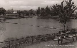 Hier geht es zur Karte mit dem Motiv 'Zwei Knaben in Betrachtung des Bades'