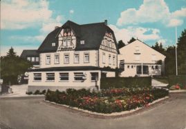 Hier geht es zur Karte mit dem Motiv 'Hotel Waldfrieden von der Straße gesehen'