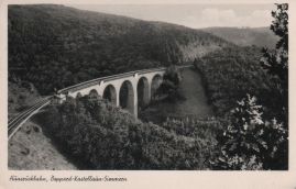 Hier geht es zur Karte mit dem Motiv 'Hubertus-Viadukt im hügeligen Wald'