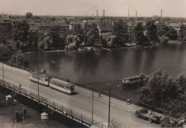 Hier geht es zur Karte mit dem Motiv 'Die Lange Brücke von oben'