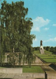 Hier geht es zur Karte mit dem Motiv 'Blick zur Statue des Ehrenmals' Hier geht es zur Karte mit dem Motiv 'Blick zur Statue des Ehrenmals'