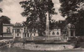 Hier geht es zur Karte mit dem Motiv 'Schloss Glienicke mit Springbrunnen'