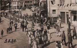 Hier geht es zur Karte mit dem Motiv 'Umzug der Schützen im Jahr 1930'