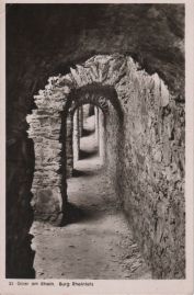 Hier geht es zur Karte mit dem Motiv 'Burggang auf der Ruine Rheinfels'