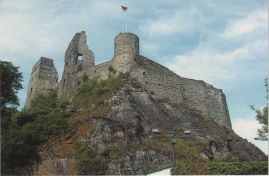 Hier geht es zur Karte mit dem Motiv 'Aufblick zur restaurierten Ruine'