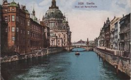 Hier geht es zur Karte mit dem Motiv 'Kleines Schiff vor dem Dom'