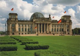 Hier geht es zur Karte mit dem Motiv 'Beflaggter Reichstag und Fernsehturm' Hier geht es zur Karte mit dem Motiv 'Beflaggter Reichstag und Fernsehturm'