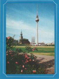 Hier geht es zur Karte mit dem Motiv 'Marienkirche neben Fernsehturm und Hotel'