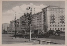 Hier geht es zur Karte mit dem Motiv 'Block an der Stalinallee in Friedrichshain'