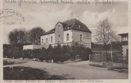 Hier geht es zur Karte mit dem Motiv 'Blick über die Straße zum Hotel'