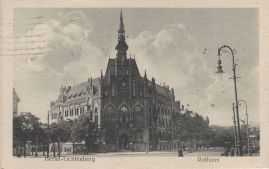 Hier geht es zur Karte mit dem Motiv 'Rathaus an der Straßenecke'