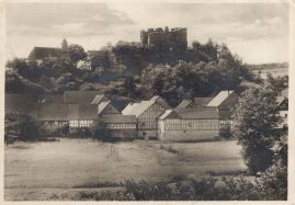 Hier geht es zur Karte mit dem Motiv 'Viel Fachwerk bei der Burg'