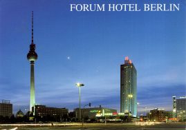 Hier geht es zur Karte mit dem Motiv 'Hotel und Fernsehturm am Abend'